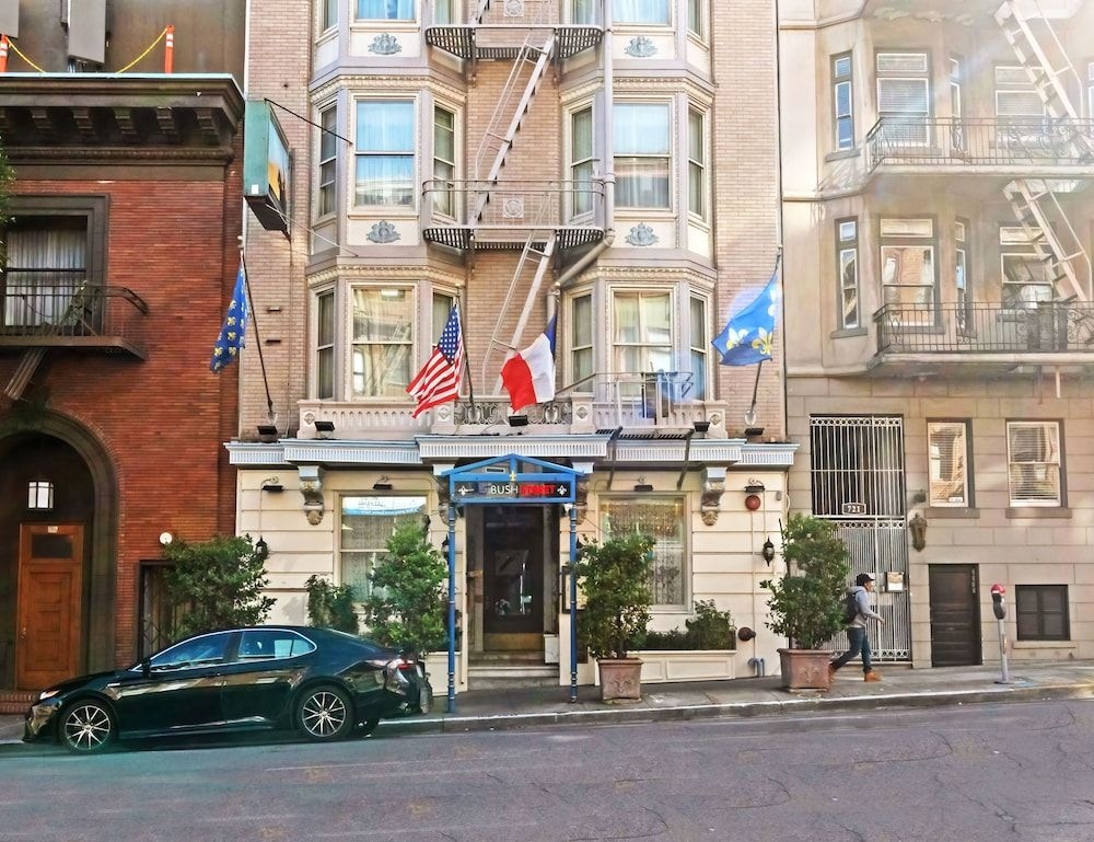 Cornell Hotel De France0