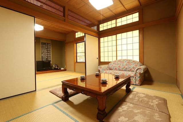 Japanese Style Room, 4 People, Shared Bathroom