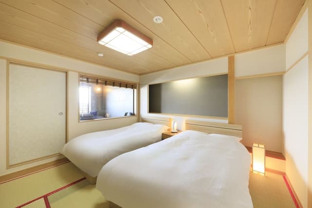 Family Suite, 1 Bedroom, Non Smoking, Private Bathroom