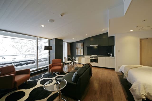 4 Bedroom Deluxe Apartment