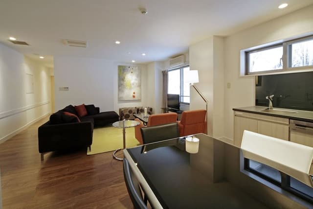 4 Bedroom Apartment (2 King or Twin and 2 Bunk Beds)