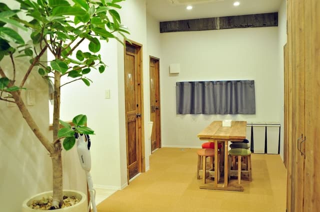 Shared Dormitory, Women only
