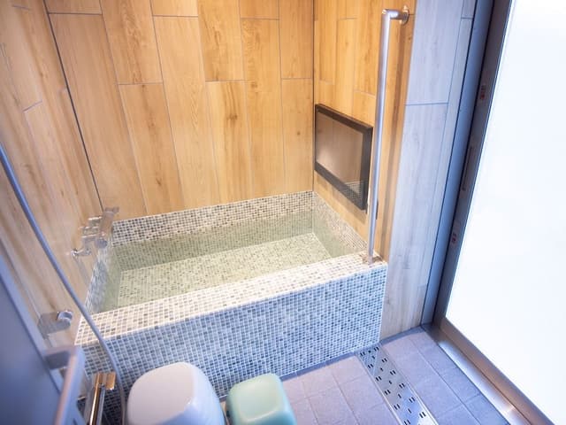 En Japanese Style Family Suite Room with Open-Air Golden Hot Springs