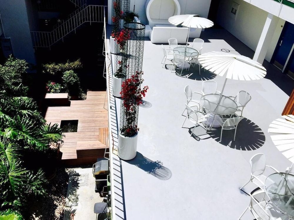 Oasis Inn2