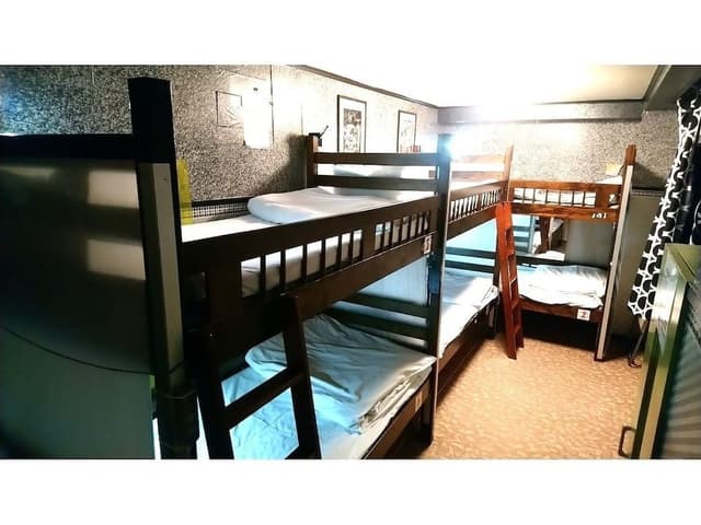 6 Beds Private Room with Bathroom