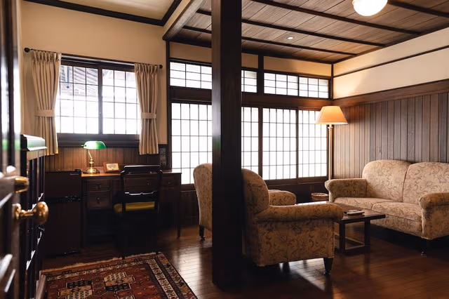 Suite, Shared Bathroom