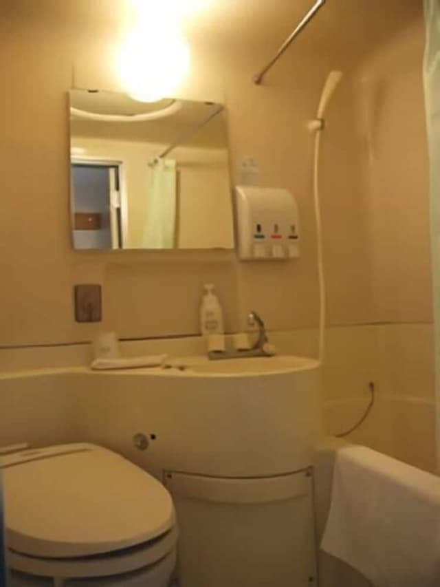 Standard Single Room, Smoking