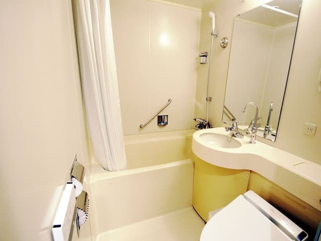 Double Room, Smoking