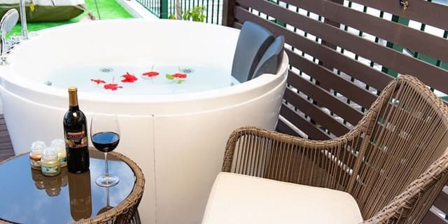 Deluxe Suite, 3 Bedrooms, Non Smoking (3rd Floor, For 1 - 6 People)