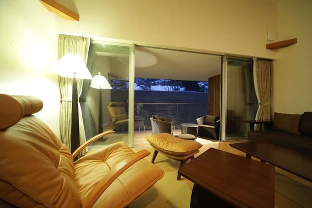 A Maisonette Twin Room with Private Bath- Fuji