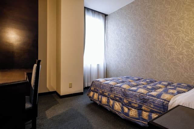 Single Room, Non Smoking (1 semidouble bed)