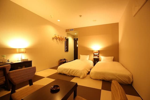 Japanese and Western Style Room (2 low bed + Futon), Non Smoking
