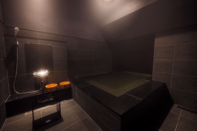 Twin Bedroom with Semi-Open-Air Bath