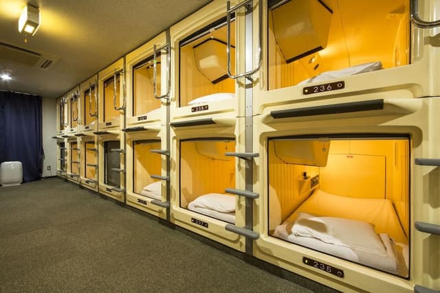 Single Capsule Room (Male guest only)