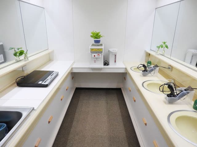 Single Capsule Room (Male guest only)