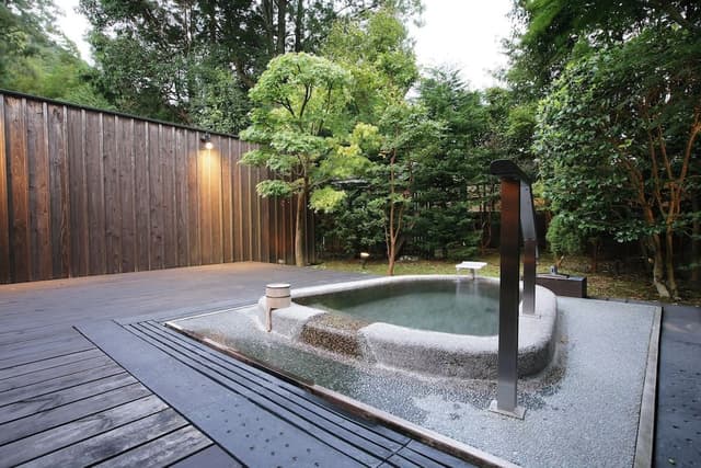 Gardenview Twin - Senka
