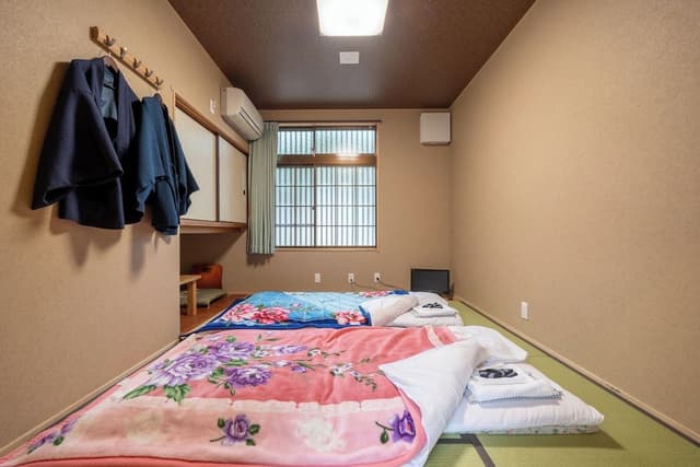 Compact Room with Shared Bathroom, Non Smoking