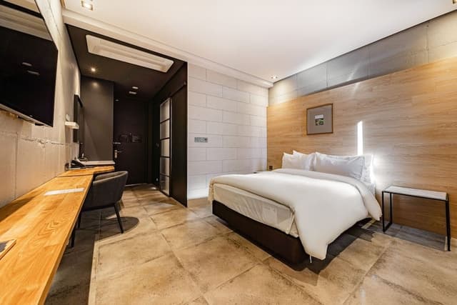 Standard Single Room, 1 Double Bed, Non Smoking (No View)