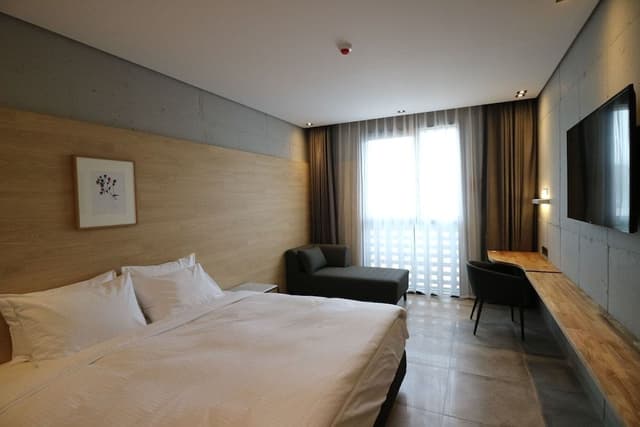 Superior Double Room, 1 Queen Bed, Non Smoking, City View