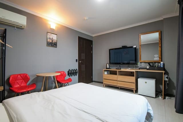 Standard Double Room, City View