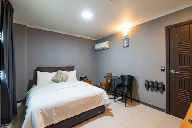 Deluxe Double Room, City View