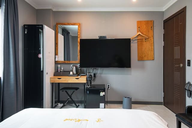 Premium Double Room, City View