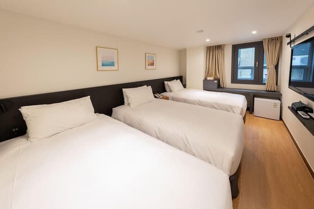Triple Room