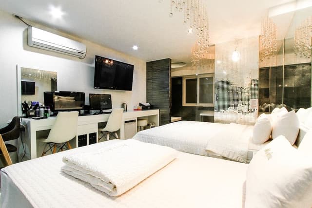 Suite Twin Room