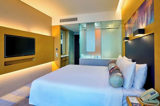 Chic, Urban Room, 1 King Bed, City View