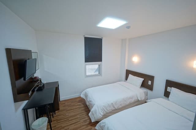 Family Room, Multiple Beds