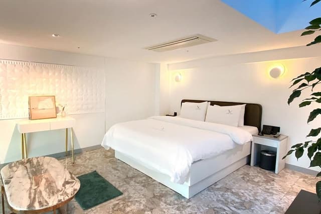 Romantic Villa, 2 Bedrooms, Non Smoking, City View