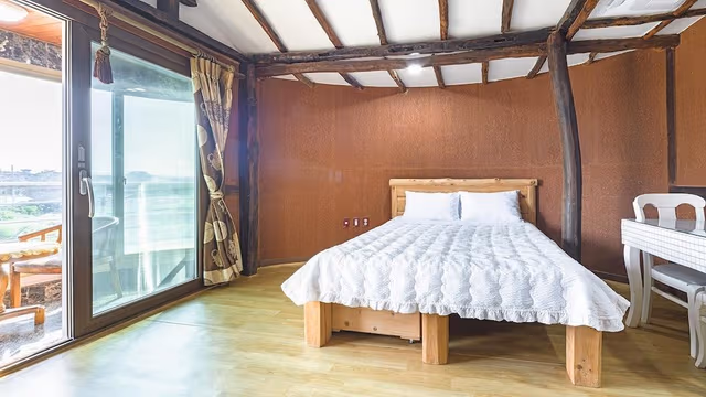 Basic Room, 1 Bedroom (hwangtobang 203 (ocean view))