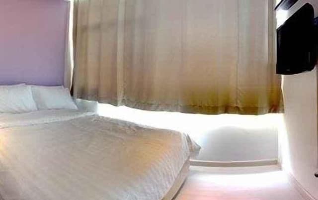 Standard 1 Queen Bed