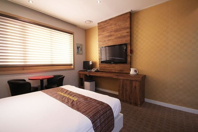 Standard Room (Extra person fee: KRW 10,000)