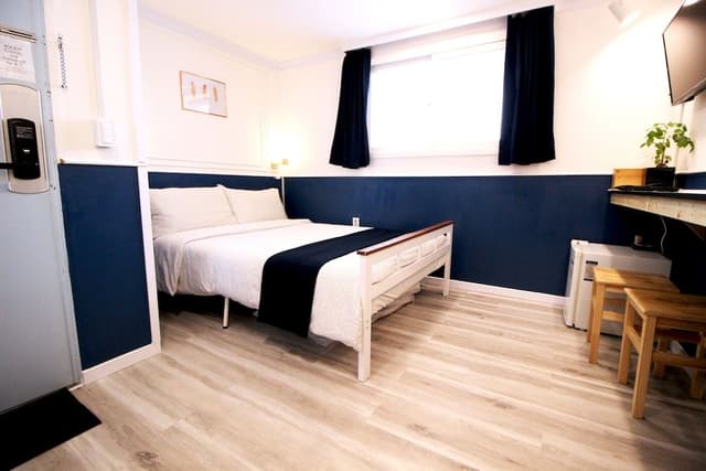 Standard Double Room, 1 Double Bed, Non Smoking, Courtyard View (non-Korean nationals only)
