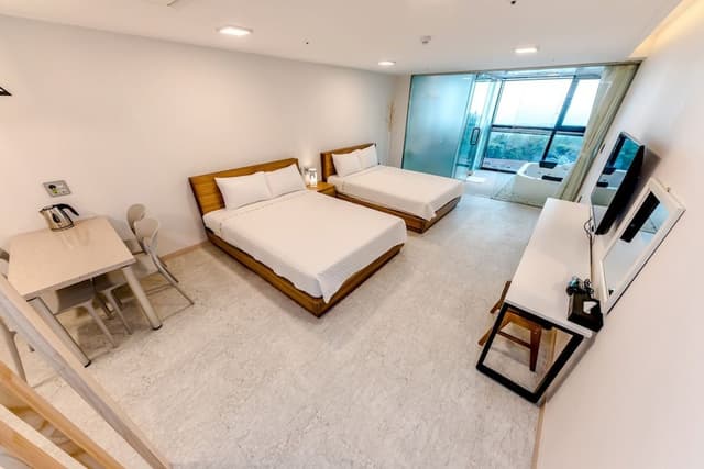 Executive Twin Room, 2 Queen Beds, Non Smoking, Ocean View