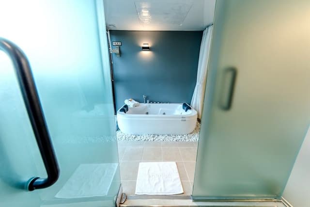 Executive Twin Room, 2 Queen Beds, Non Smoking, Ocean View