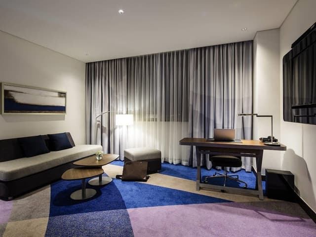 Junior Suite, 1 King Bed