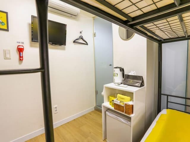 Twin Room (Bunk Bed)