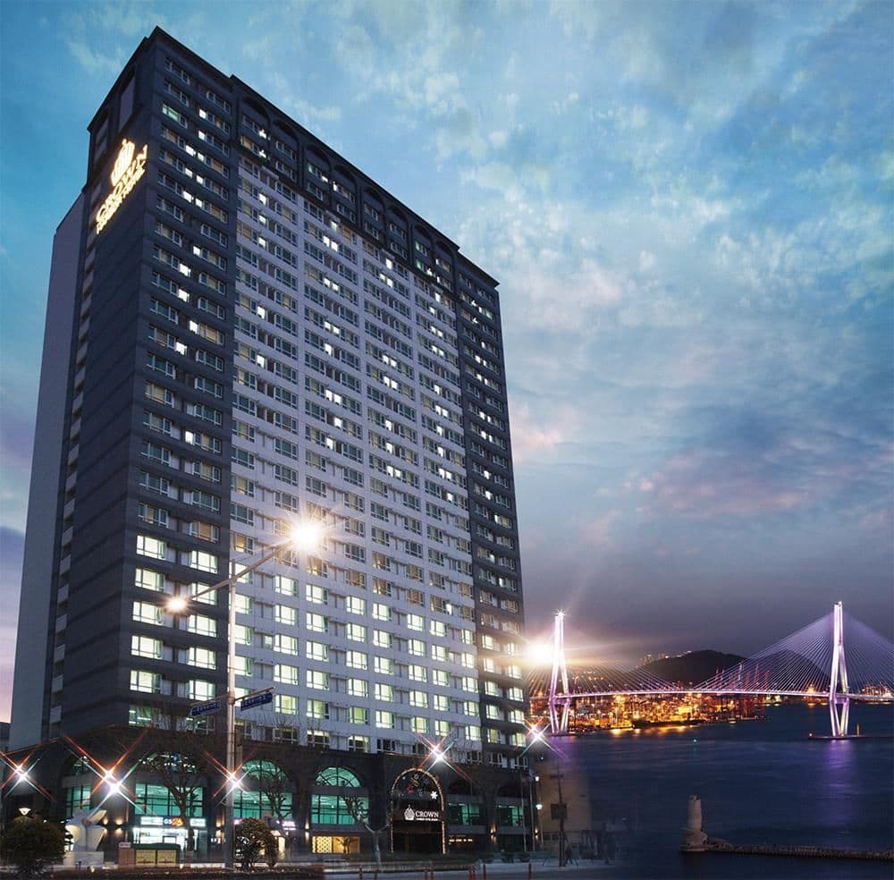 โรงแรมคราวน์ ฮาร์เบอร์ พูซาน โรงแรมคราวน์ ฮาร์เบอร์ พูซาน