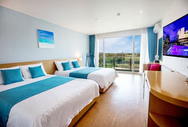 Superior Twin Room, Garden View