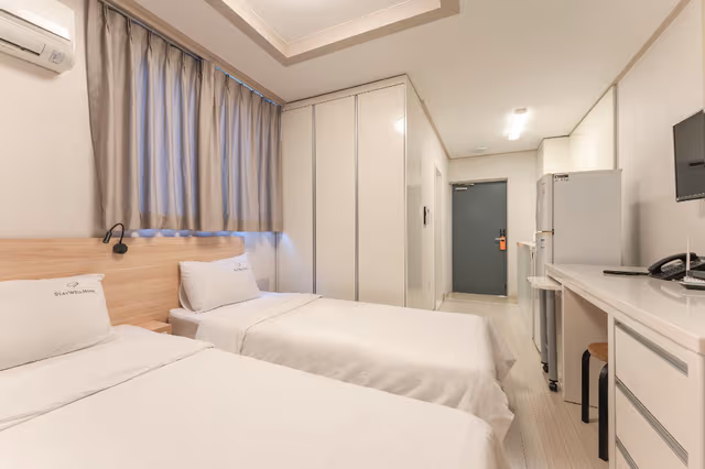 Standard Twin Room