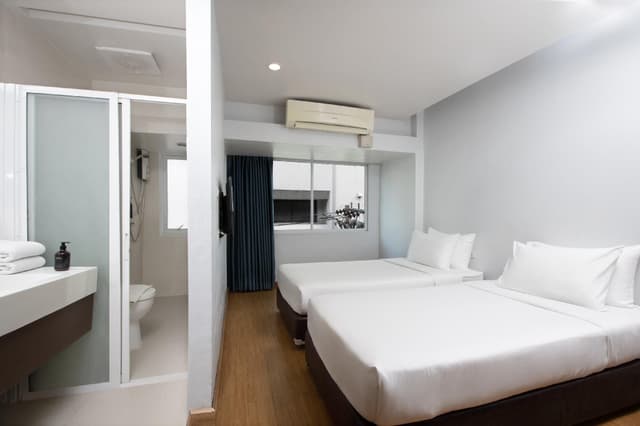 Standard Twin Room
