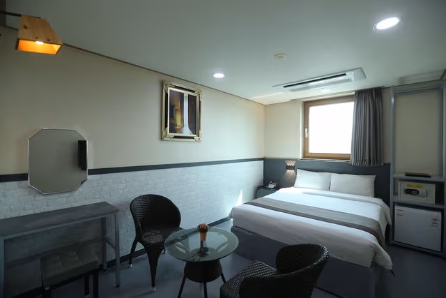 Standard Double Room (Latex Mattress)