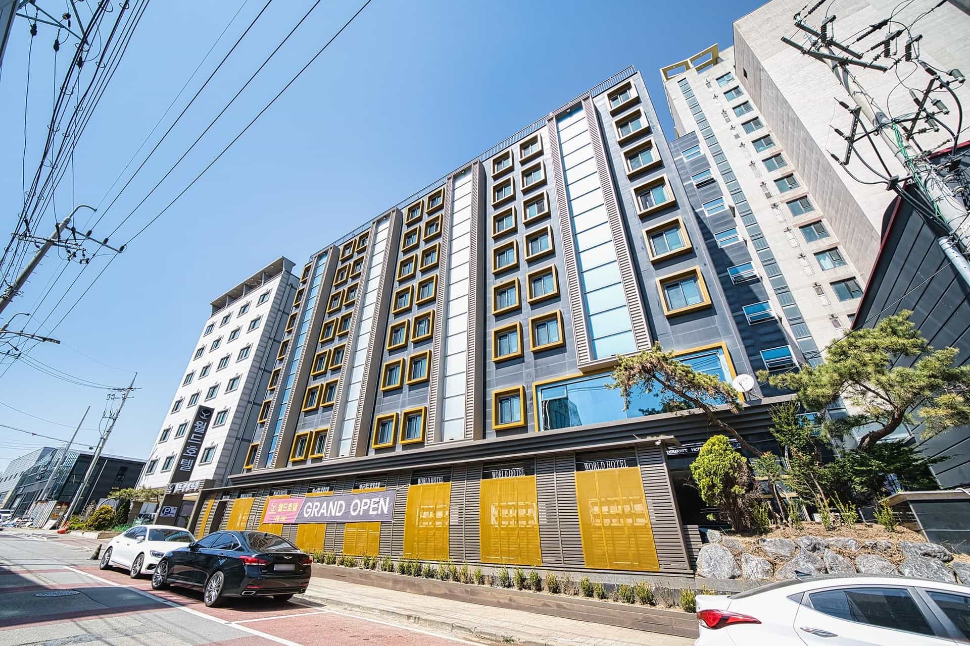 World Tourist Hotel