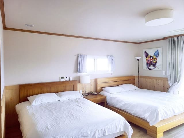 Deluxe Studio Suite, 2 Queen Beds, Ocean View