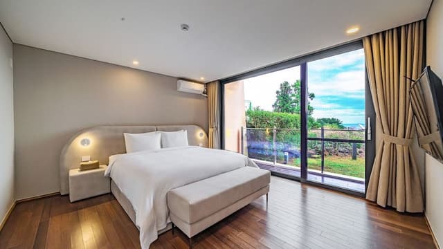 Gaon Suite::Heatingfee150000KRW(Nowoffering-50% KRW75000,WarmpoolnotavailJul-Aug)Base6/Max 14pax