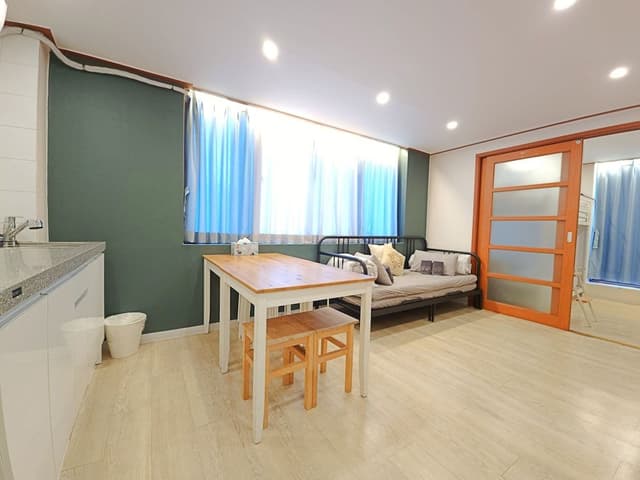 Family Room (8 persons)
