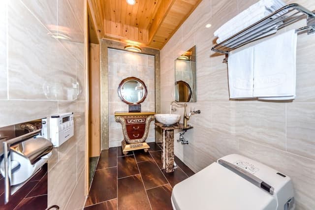 Washingtonville Pool Villa Suite