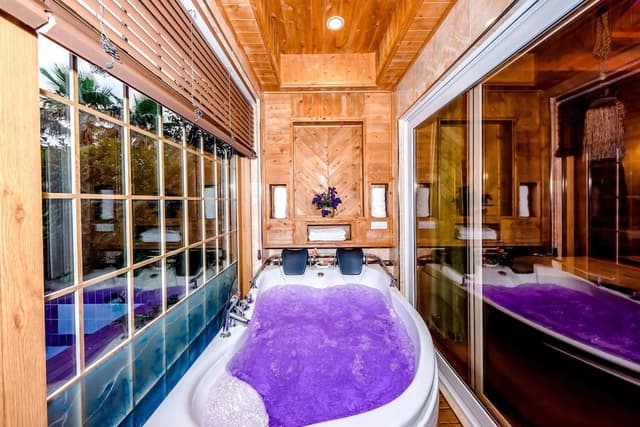 Camelville Pool Villa Suite